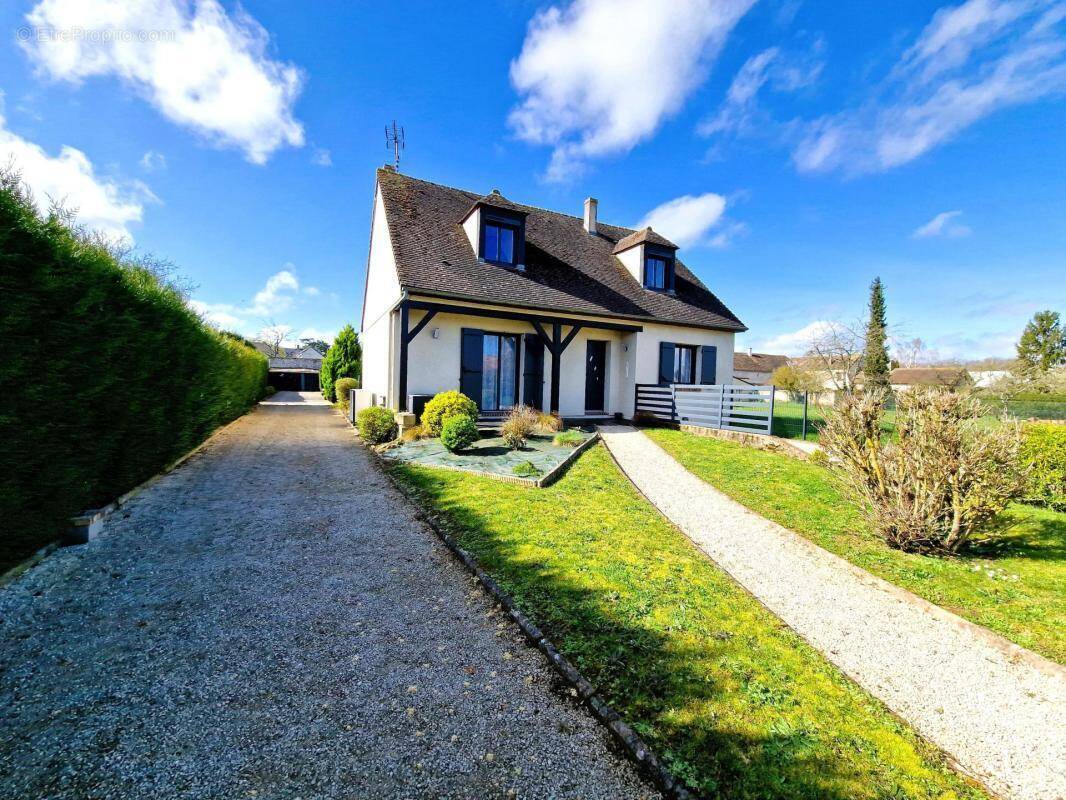 Maison à AUNEAU