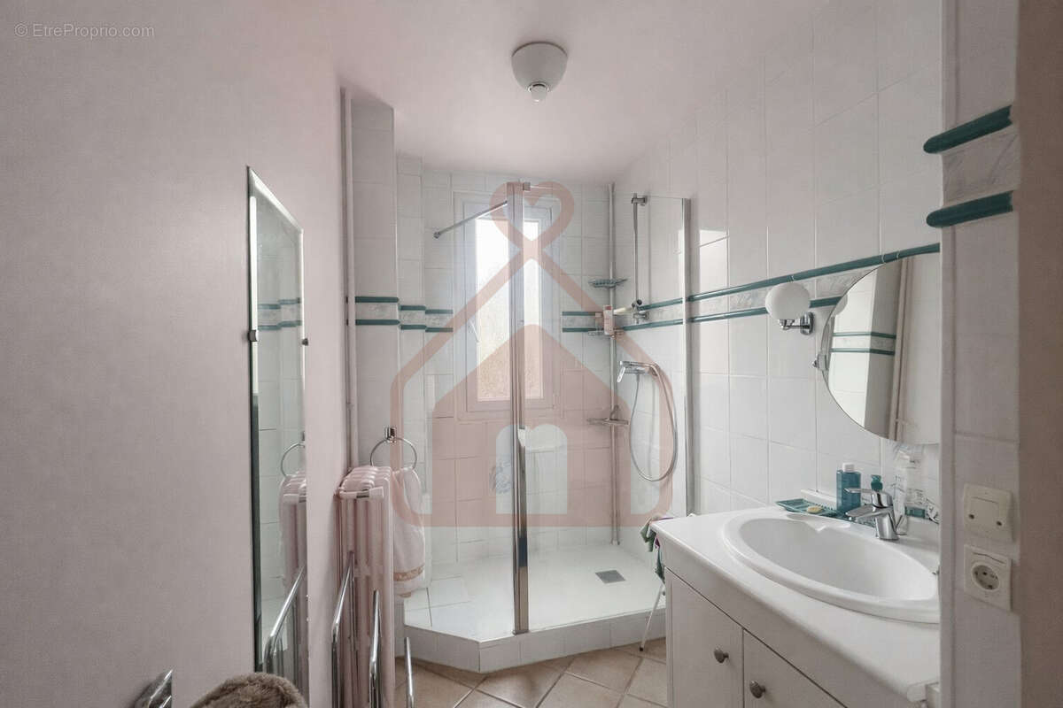 Appartement à LE KREMLIN-BICETRE