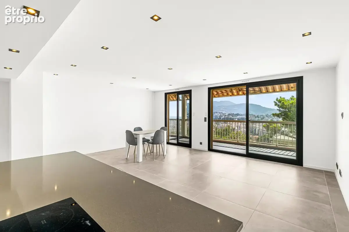 3 pièces avec vue mer, deux terrasses, garage, cave et piscine – Nice Pessicart - photo 2