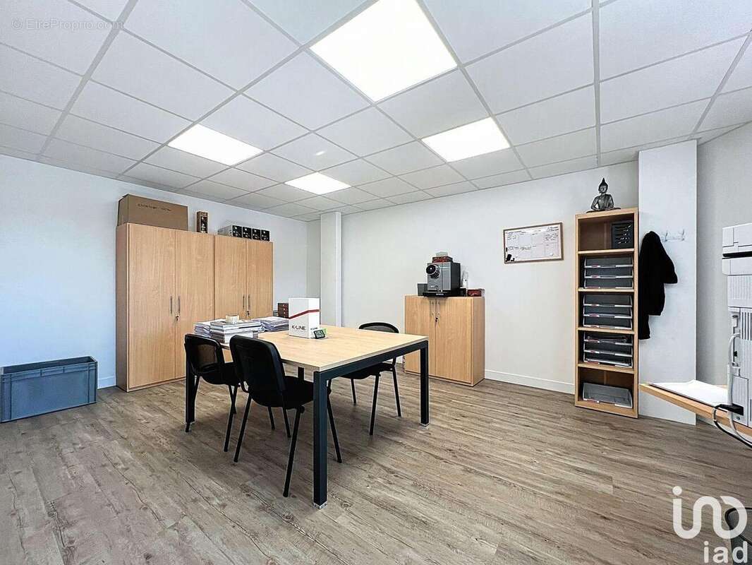 Photo 9 - Commerce à BRIE-COMTE-ROBERT