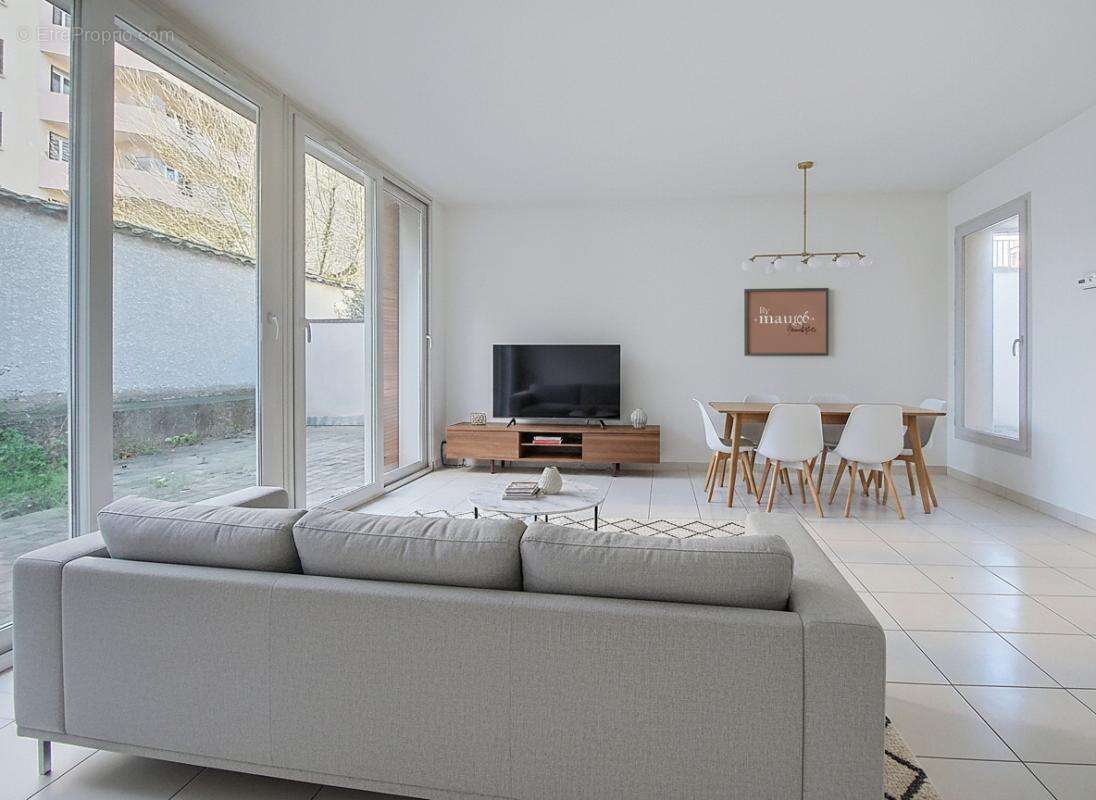 Maison à VAULX-EN-VELIN