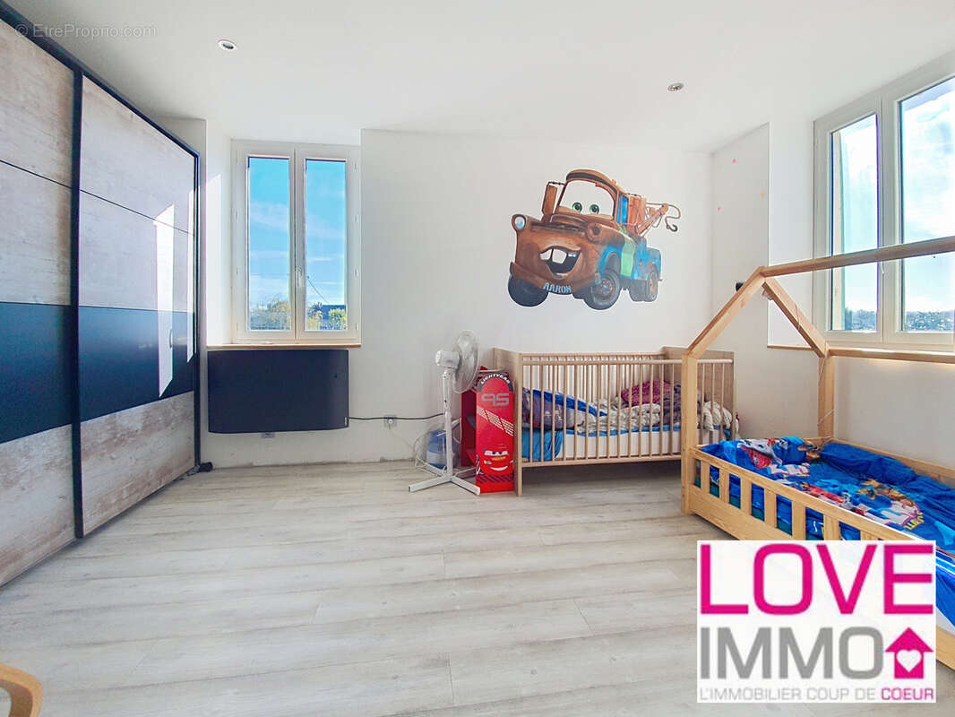 Maison à FAVERGES-DE-LA-TOUR