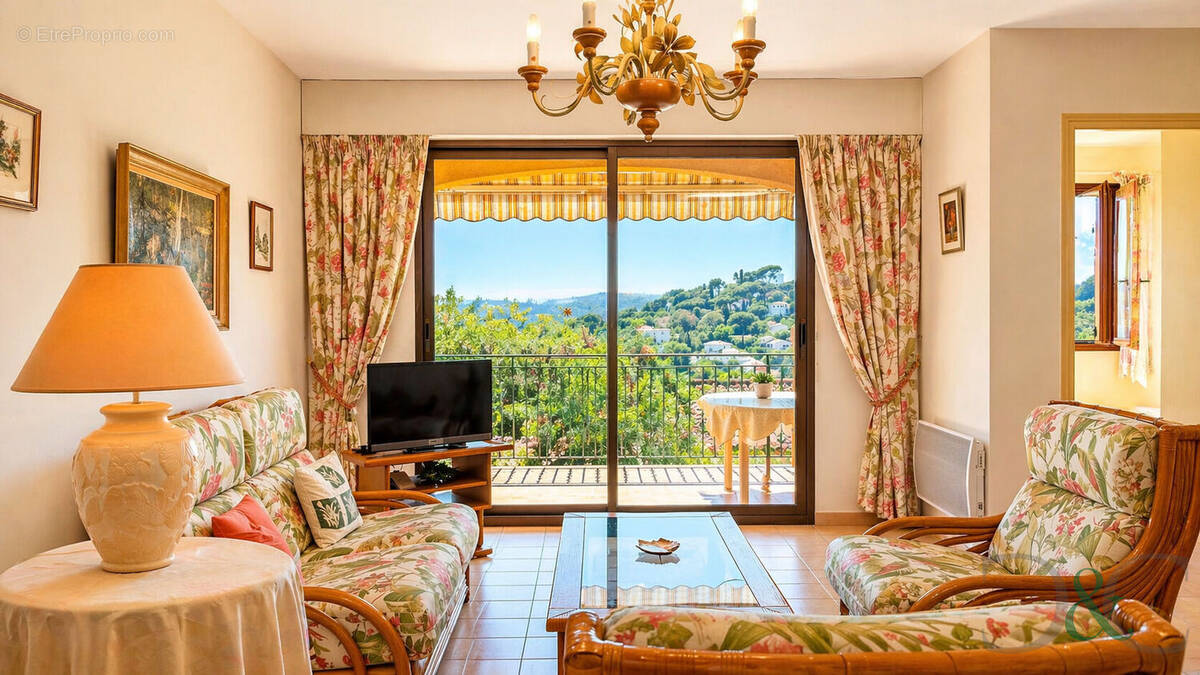 Appartement à BORMES-LES-MIMOSAS