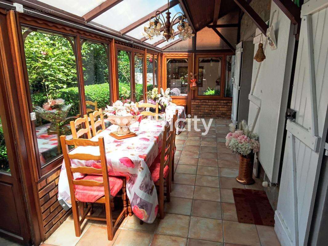 Maison à TOULON-SUR-ARROUX