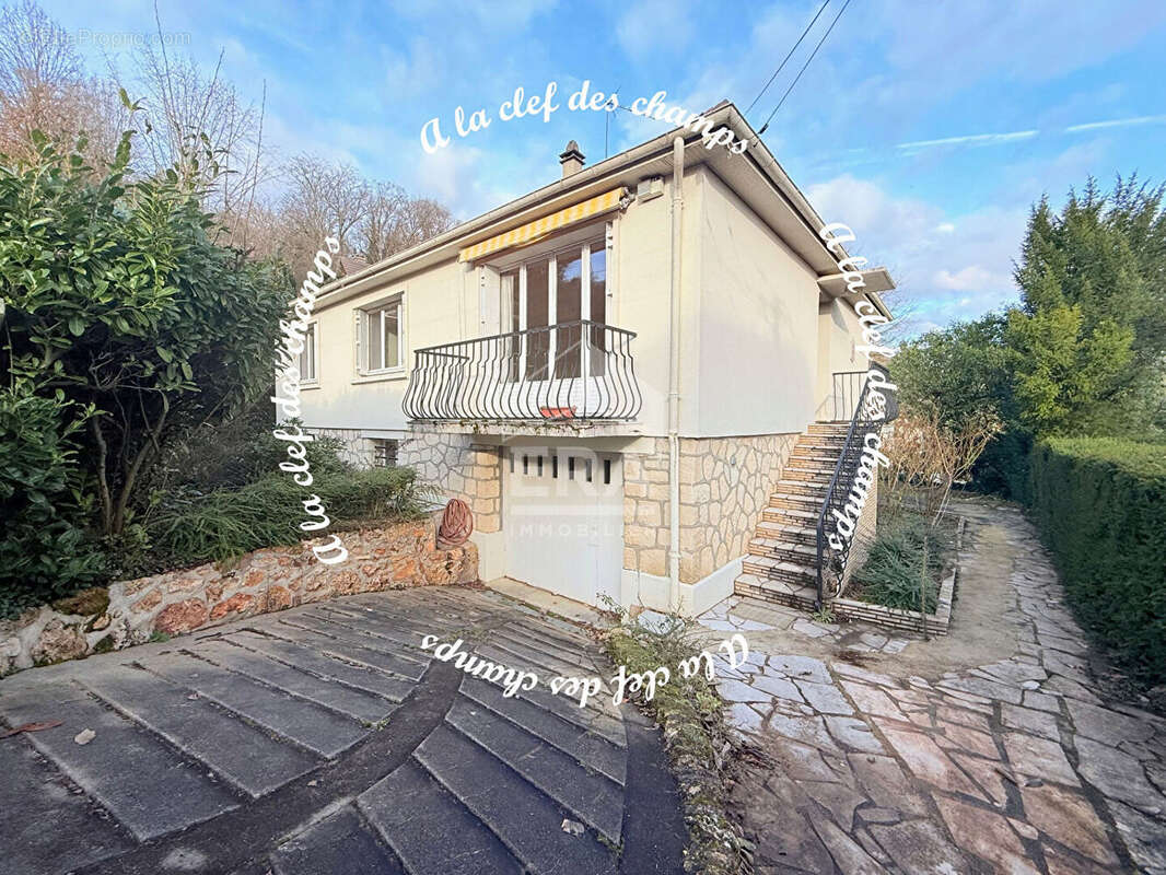 Maison à BURES-SUR-YVETTE