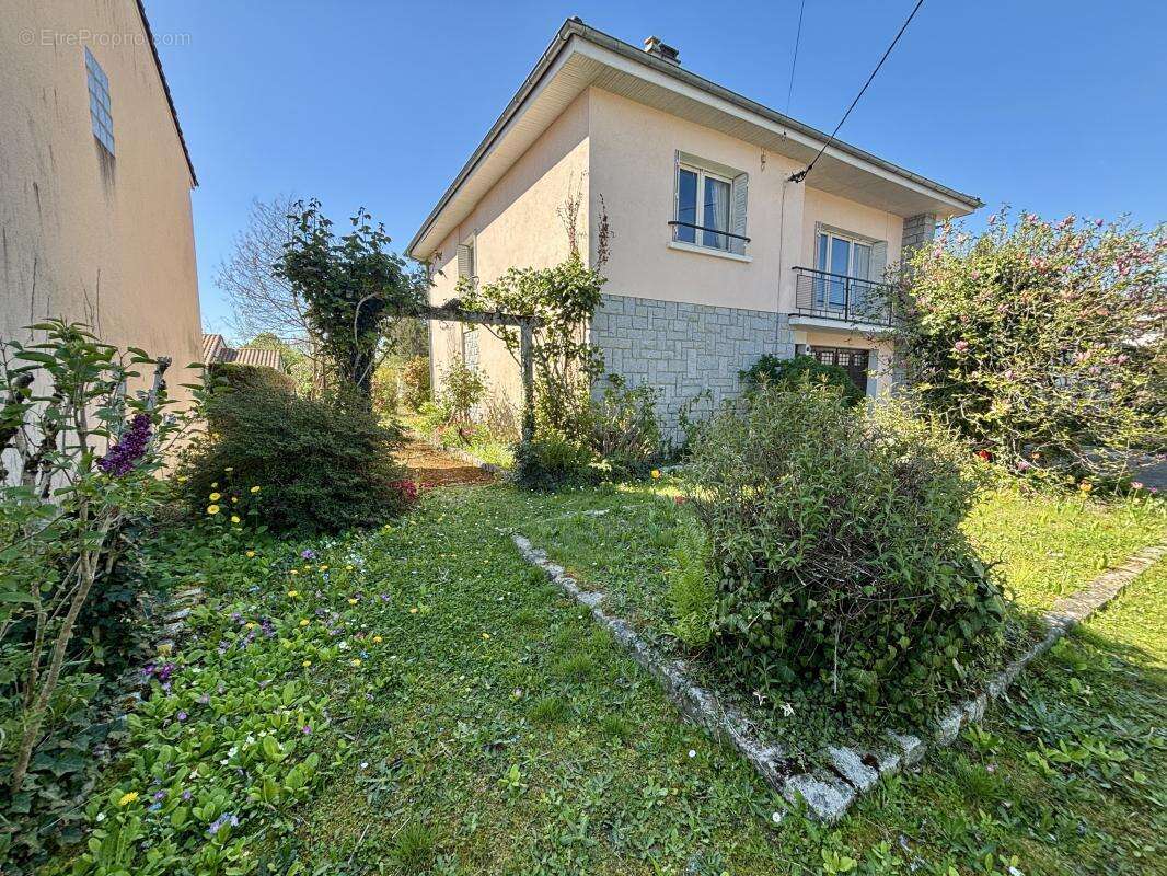 Maison à COUZEIX