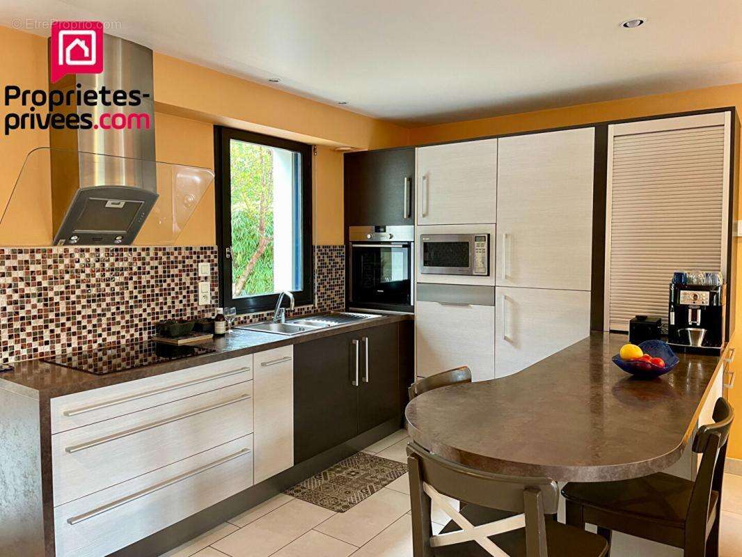 Maison à LA CHAPELLE-CARO