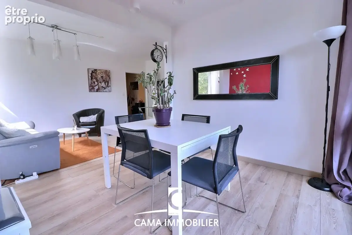 Appartement à FONTENAY-LE-FLEURY