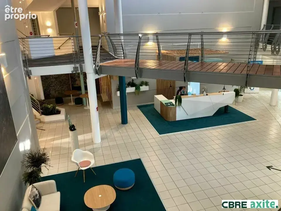 Commerce 721 m² à La Motte-Servolex  - photo 4