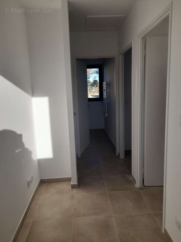 Maison à SAINT-CLEMENT-DE-RIVIERE