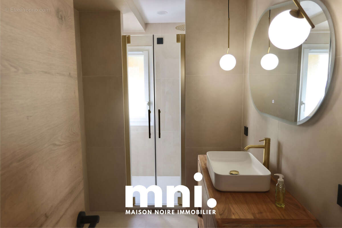 Appartement à SIX-FOURS-LES-PLAGES