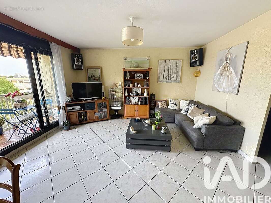 Photo 2 - Appartement à MARSEILLE-12E