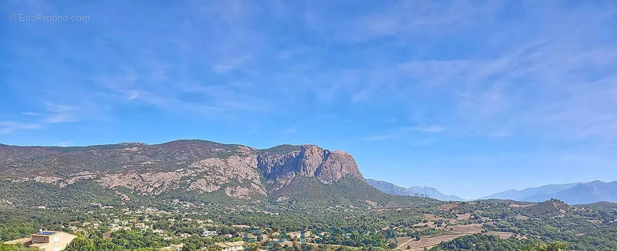 Terrain à ALATA