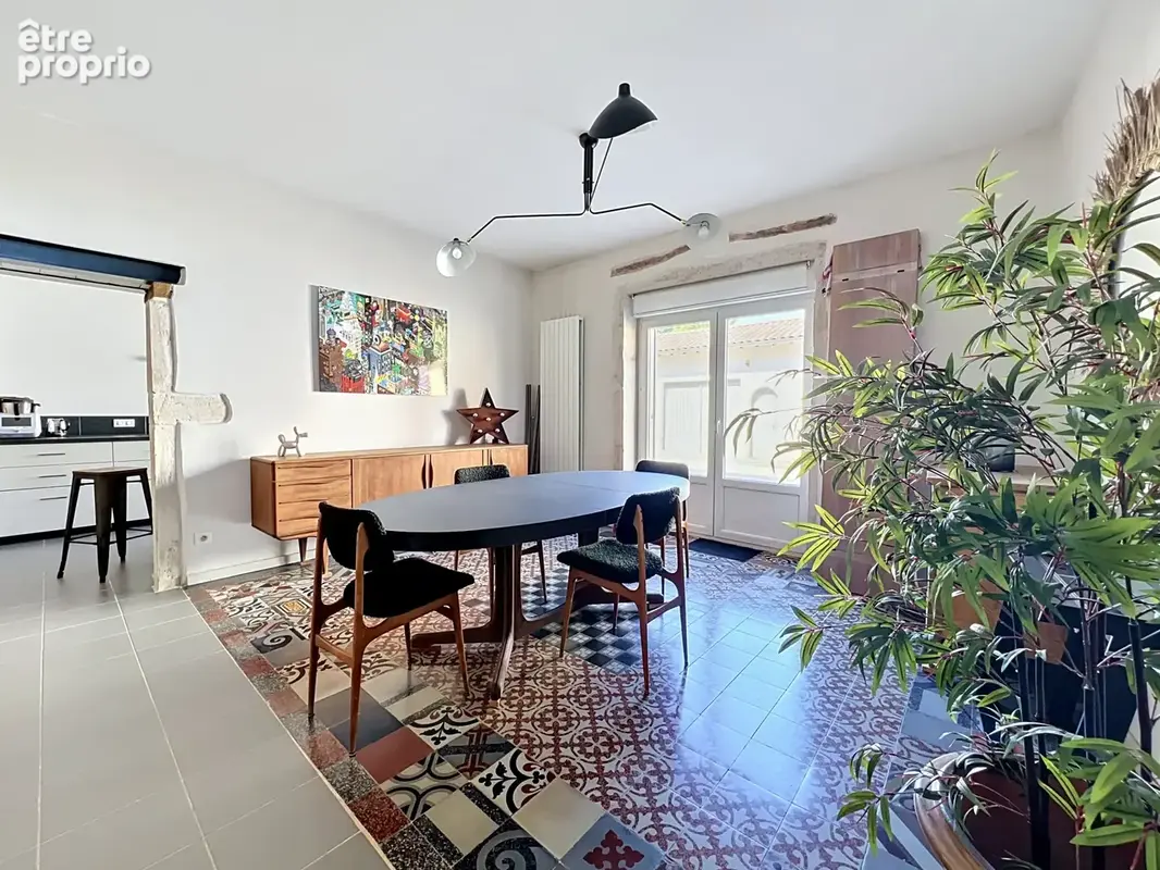 Maison de village avec jardin - 223m2 au cœur du village de Fareins - photo 3