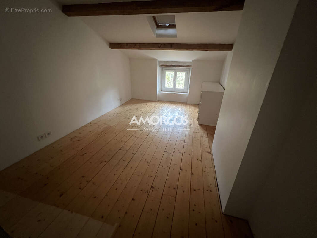 Maison de village de plus de 200 m2 habitables avec terrasse - photo 10