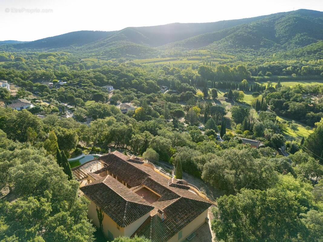Photo 1 - Maison à LA MOLE