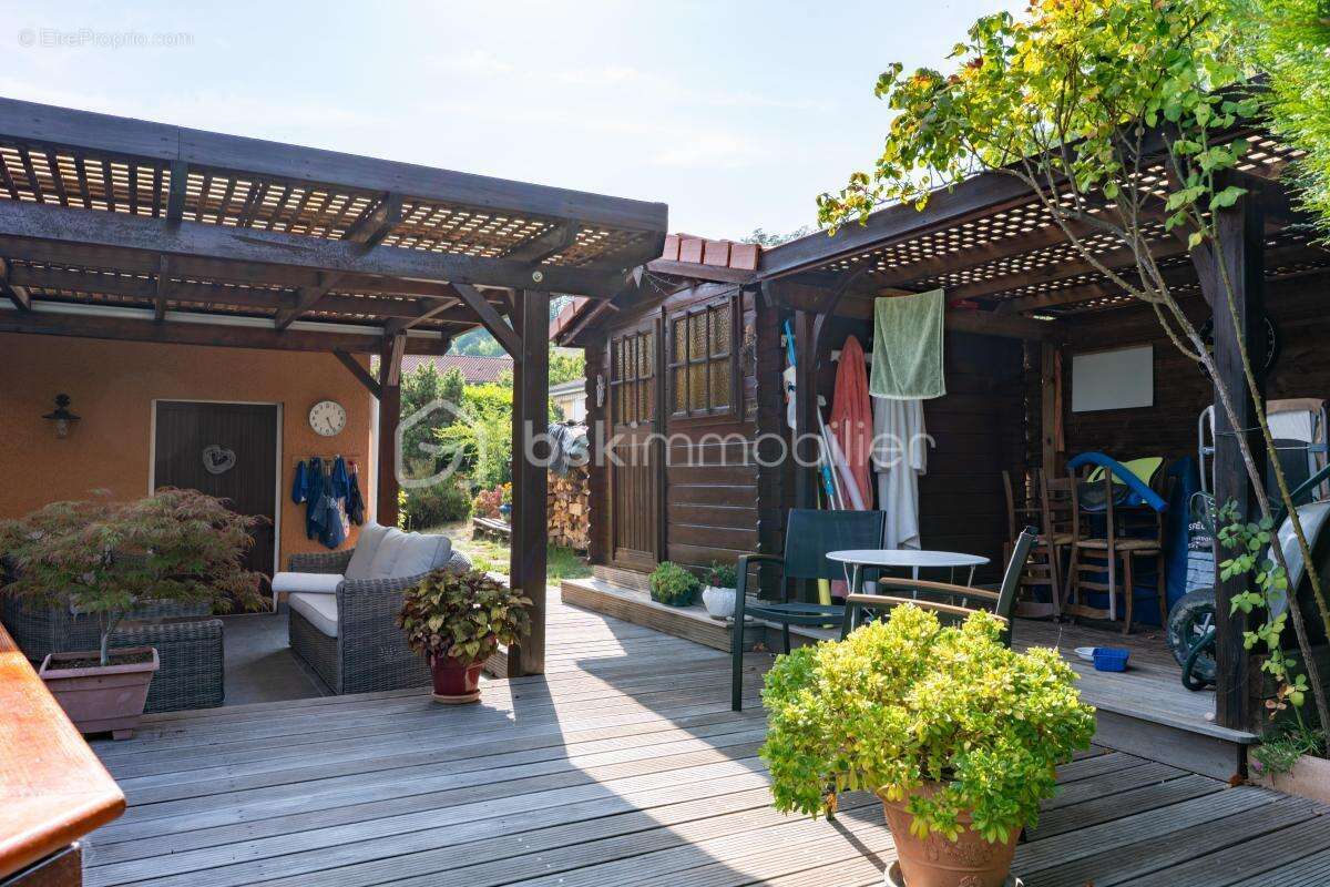 Maison Familiale de 125m² sur les hauteurs de Renage, au calme, dans un cadre verdoyant ! - photo 20