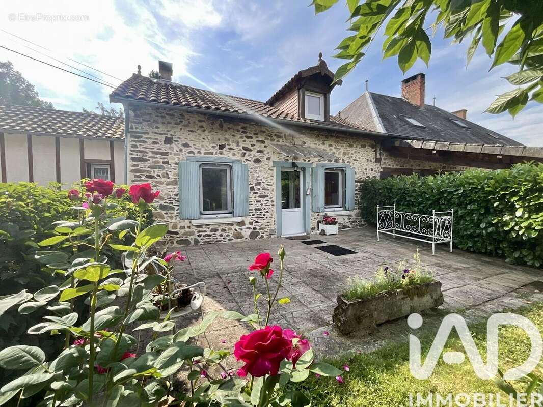 Photo 1 - Maison à SAINT-GENEST-SUR-ROSELLE