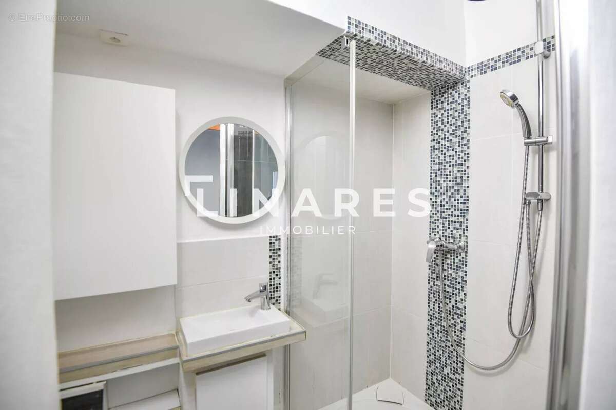 Appartement à MARSEILLE-4E