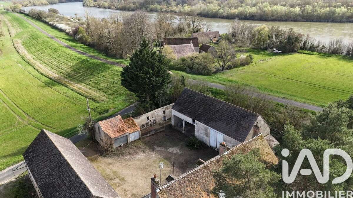 Maison 270 m² à Saint-Benoit-Sur-Loire  - photo 4