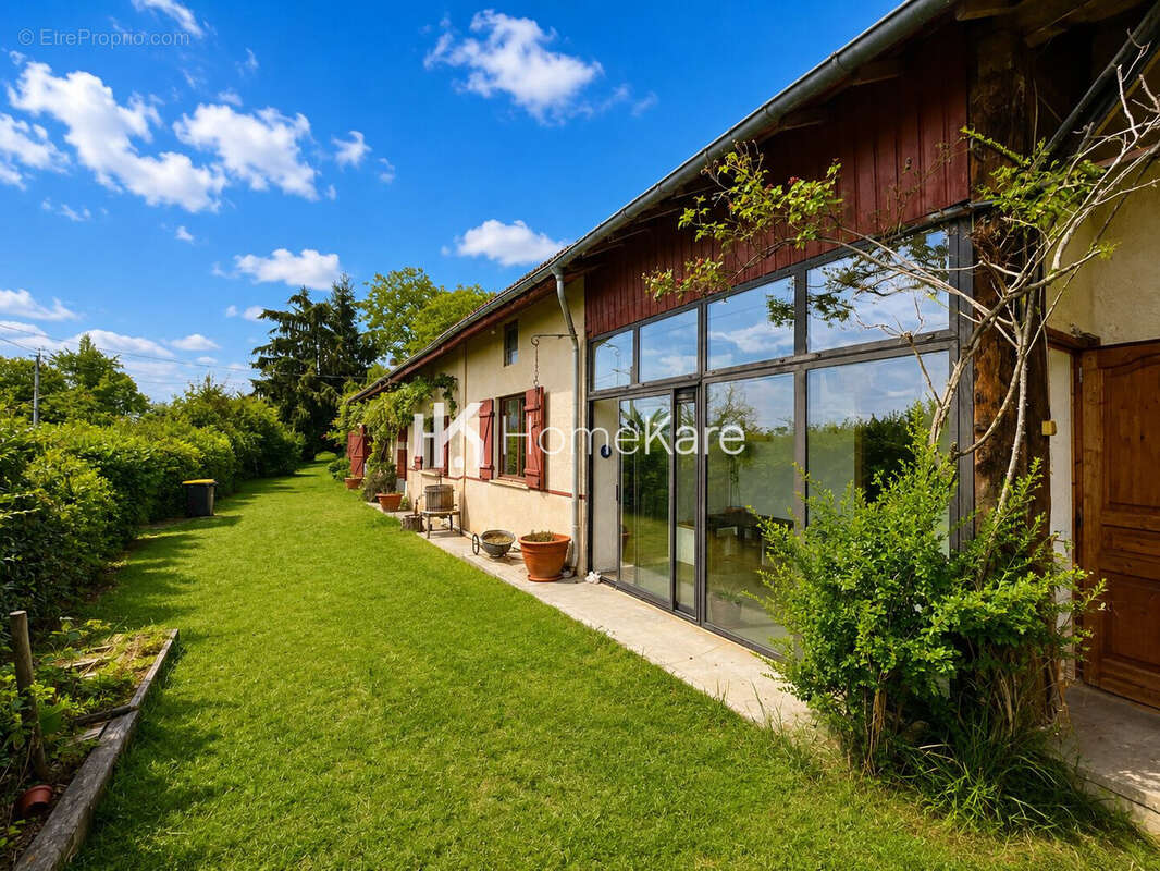 Maison 125 m² à Latoue  - photo 2