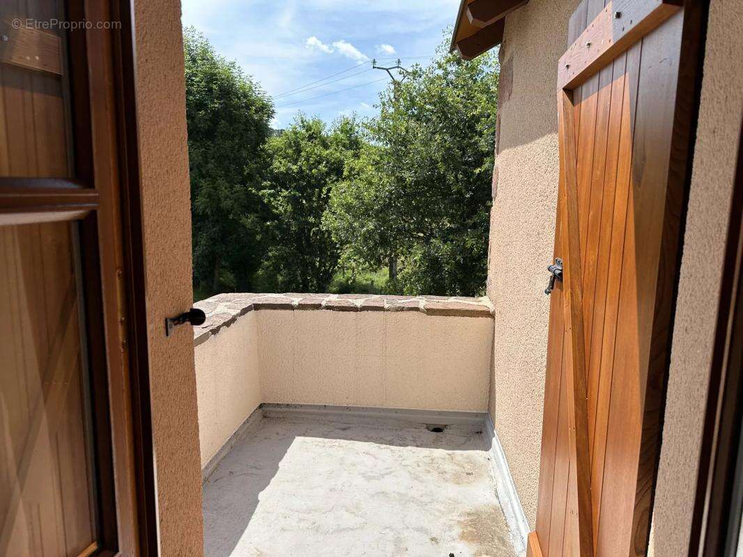 Maison à SAINT-CHRISTOPHE-VALLON