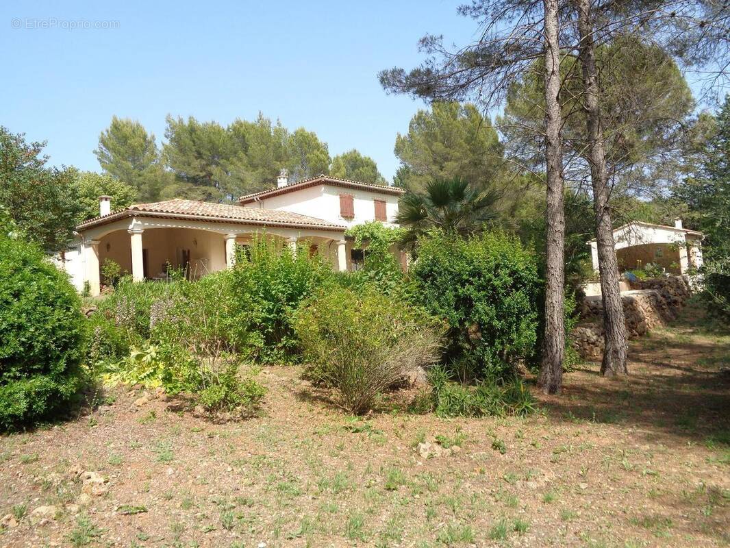   - Maison à DRAGUIGNAN