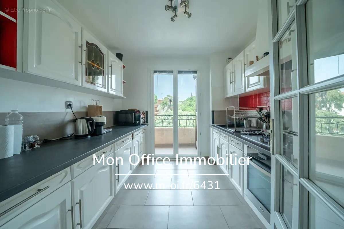 Appartement à SAINT-CYR-SUR-MER