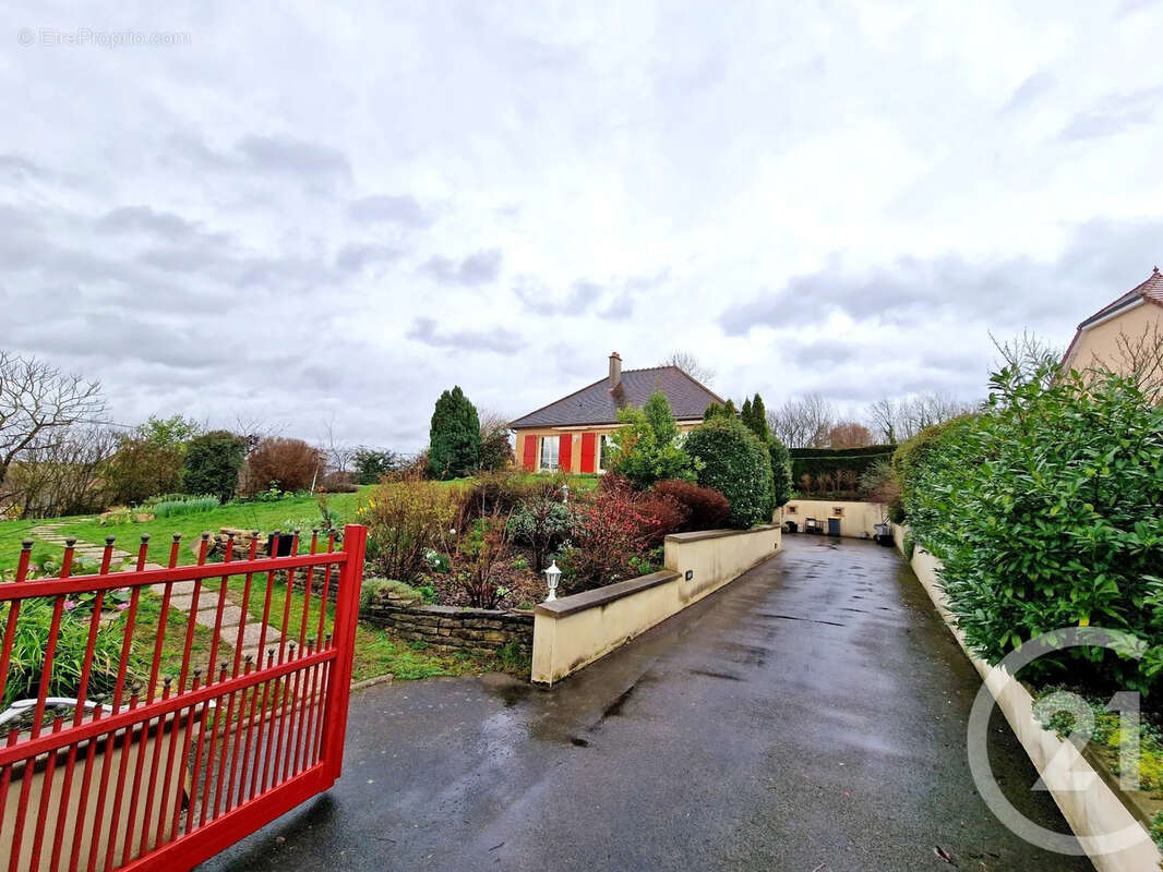 Maison à LAUBRESSEL