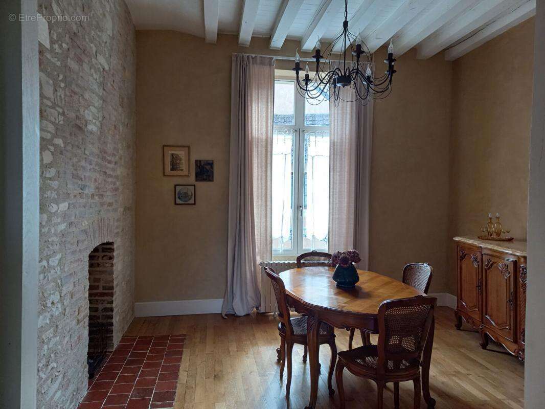 Maison Bengy Sur Craon 7 pièce(s) 210 m2 - photo 6