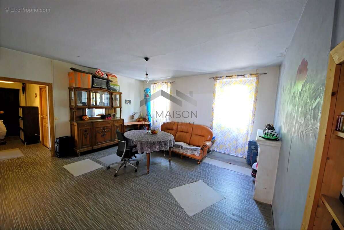Appartement à LEVIE