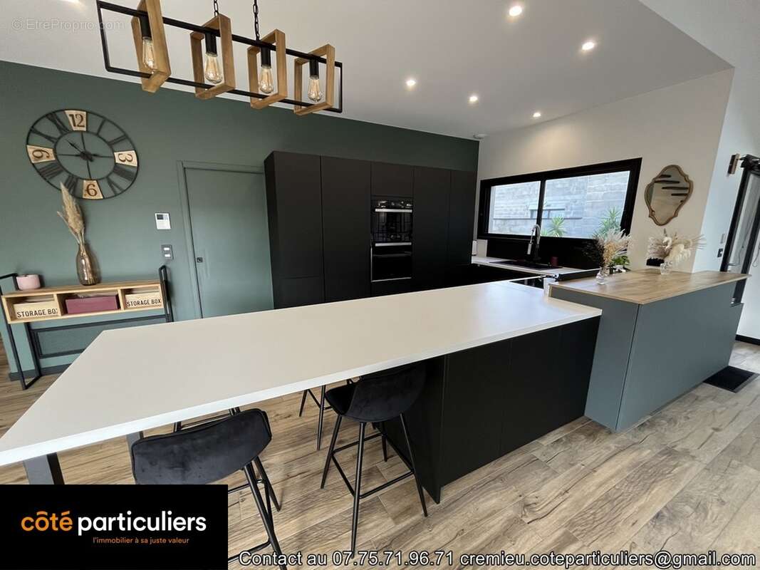 Commerce à CHAVANOZ