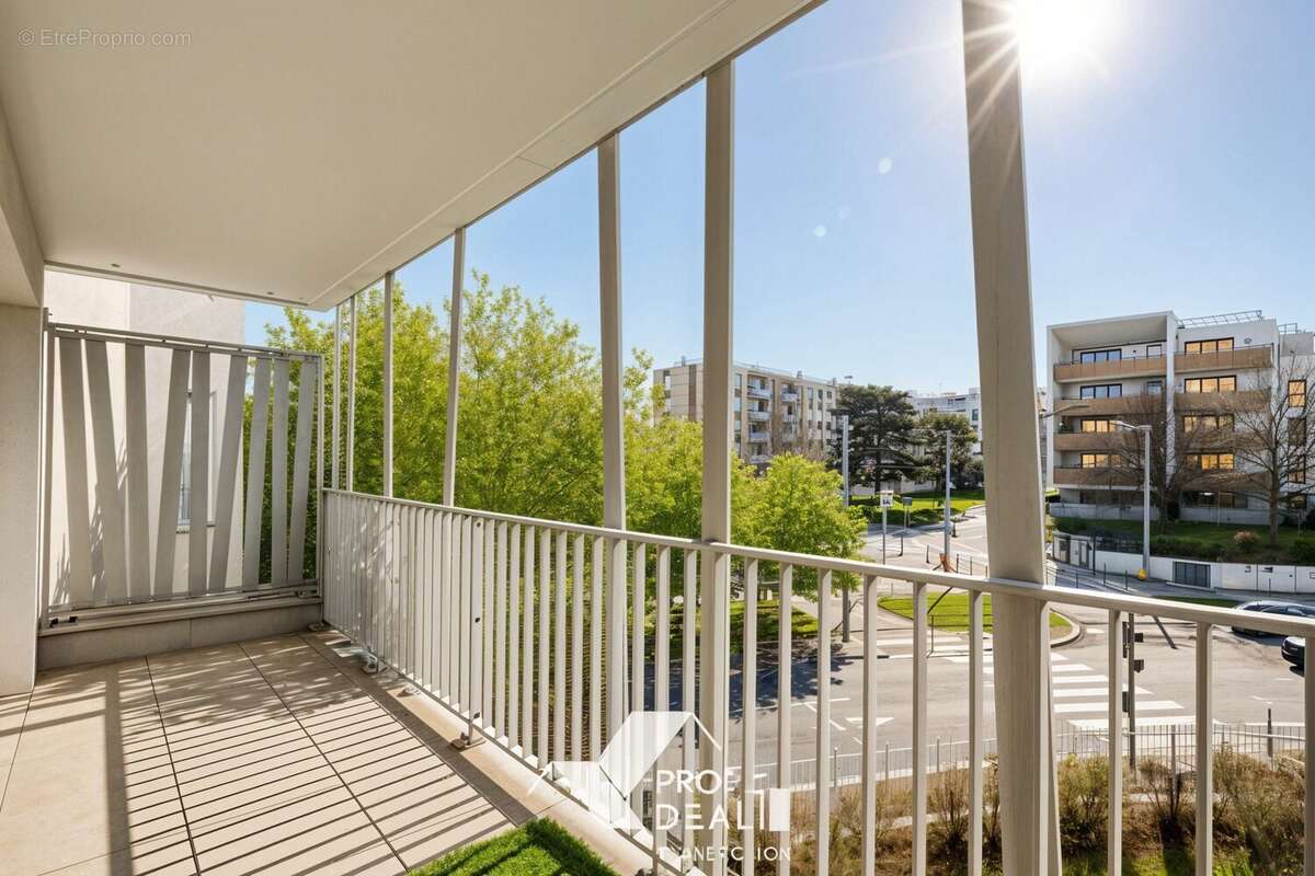 Appartement 77 m² à Saint-Priest  - photo 3