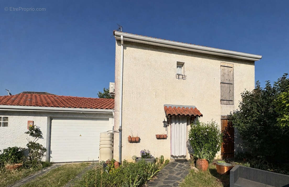 Maison T4/5 avec garages à vendre FROUZINS 31270 - photo 2