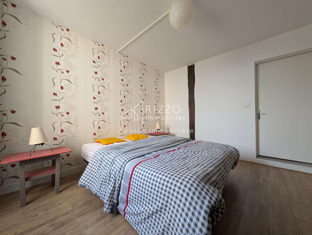 Maison à CESSY