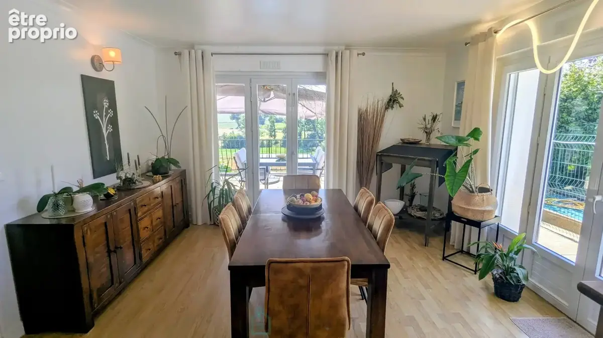 Belle propriété familiale avec piscine chauffée et vue dégagée - photo 8
