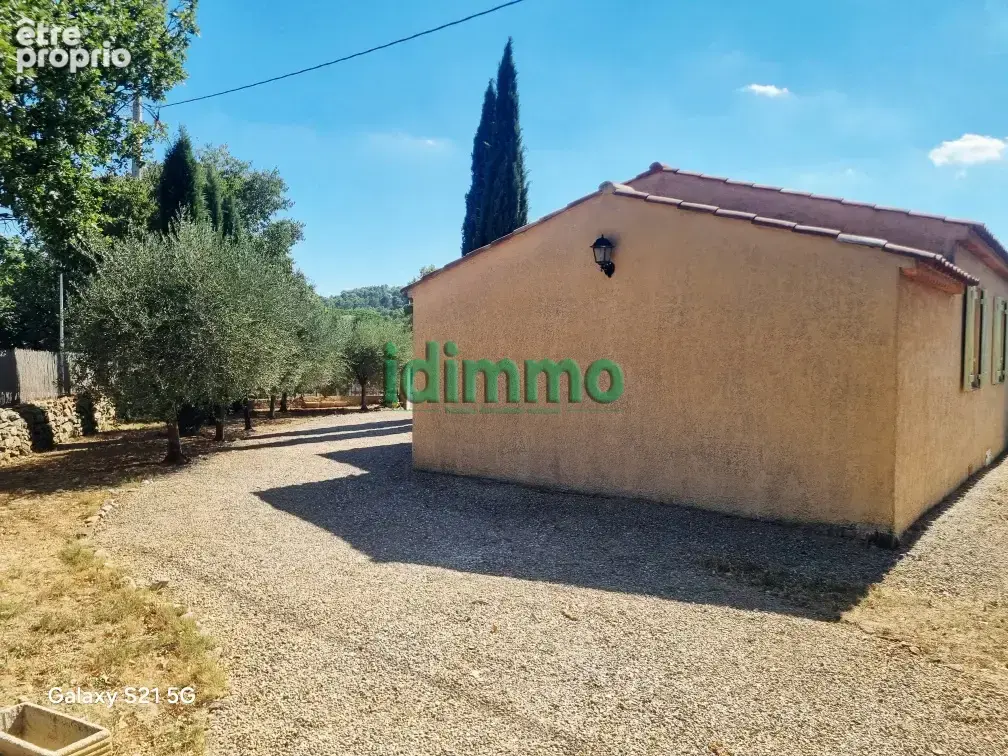 Draguignan villa F5 110m plain-pied garage terrasse 675m terrain tt à l'égout 380000€ crn2411 dpe C - photo 9