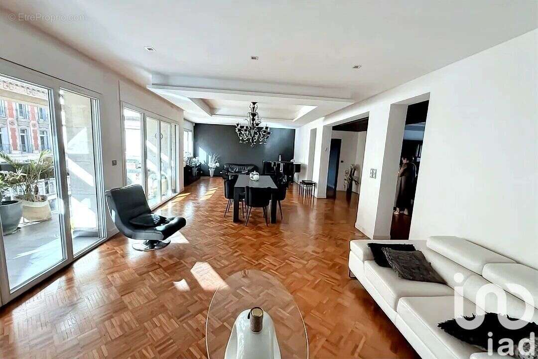 Photo 2 - Appartement à MARSEILLE-8E