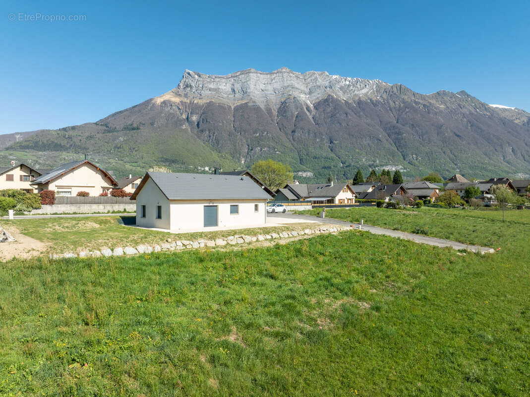 Terrain à CHAMOUSSET