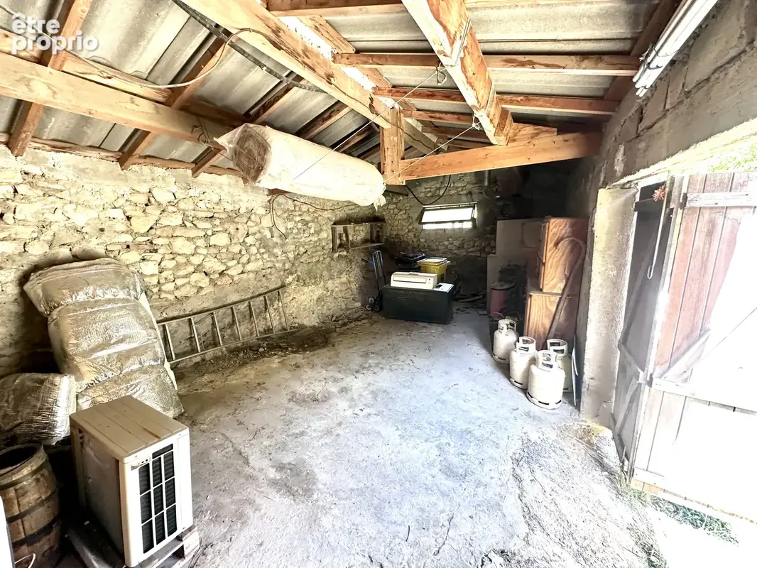 Maison familiale 152 m2 + studio à louer de 32m2 + garage de 43m2 sur un terrain de 873 m2   Calme absolu - photo 11