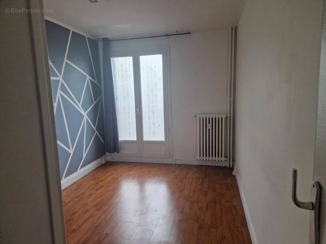 THIAIS -  Appartement  de 2 pièces de 46 m² avec parking et cave – À deux pas du TVM et du centre-ville - photo 4