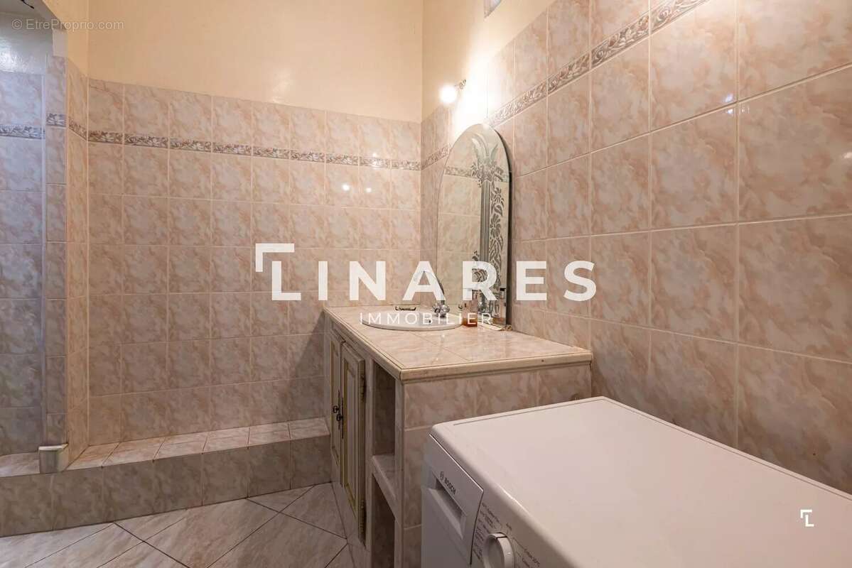 Appartement à MARSEILLE-1E