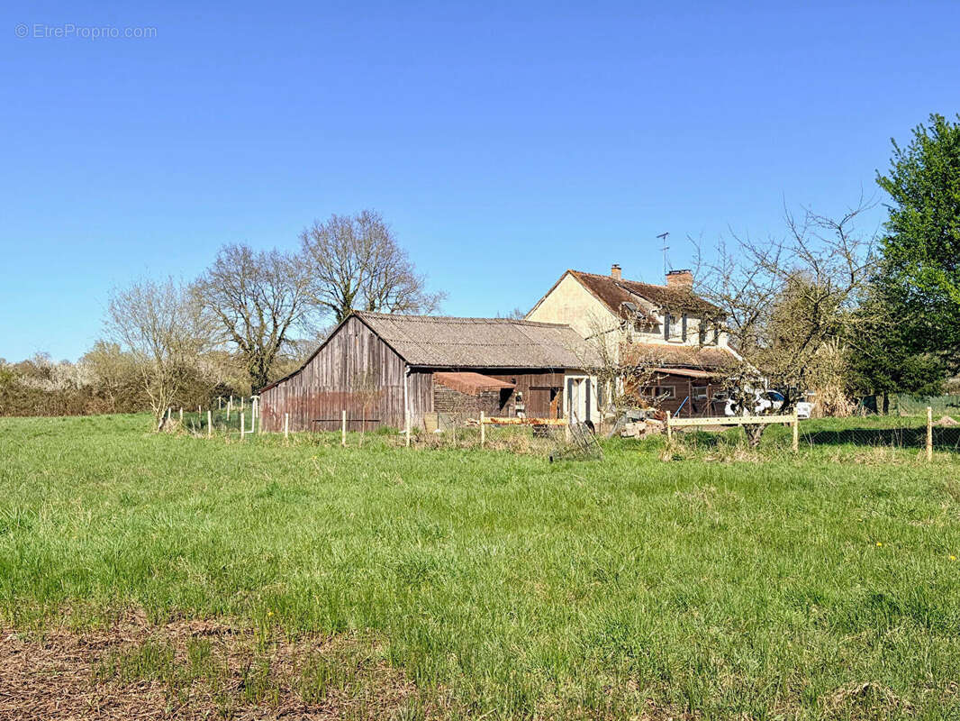 Maison à LA FRESNAYE-SUR-CHEDOUET
