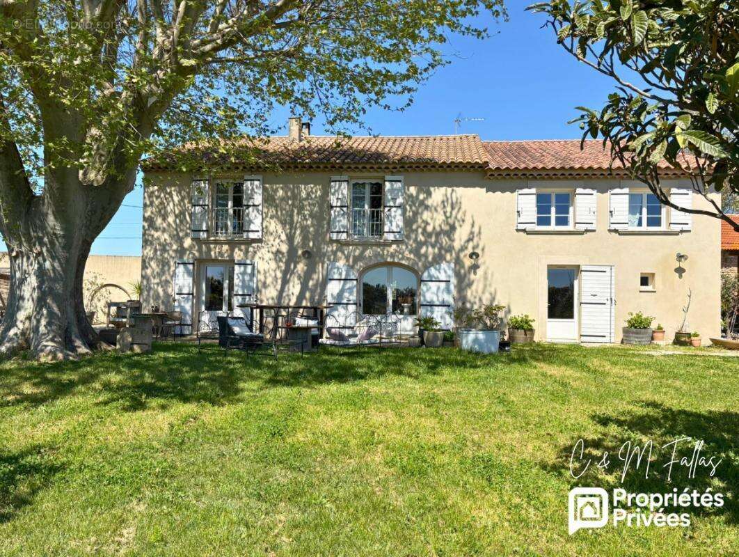 Maison à CAMARET-SUR-AIGUES