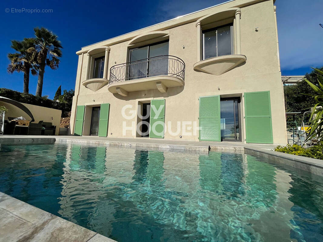 Maison à MANDELIEU-LA-NAPOULE