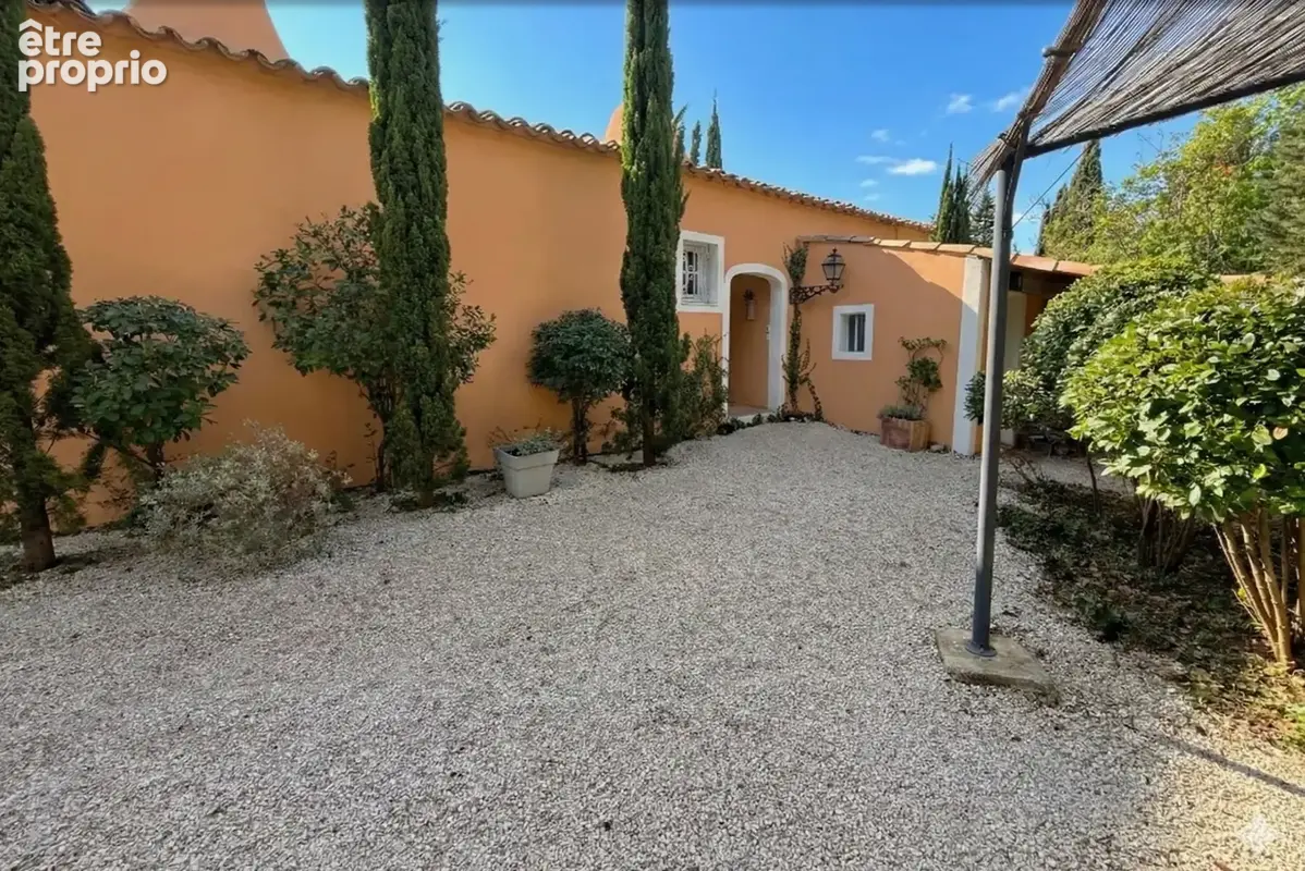 Maison Aix/Puyricard maison de charme de plain pied avec 4 chambres sur un terrain arboré et clos de près de 2 000 m² - photo 11