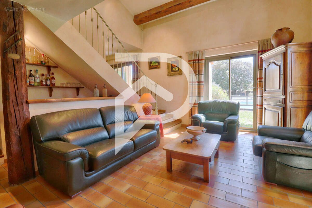 Maison à VINON-SUR-VERDON