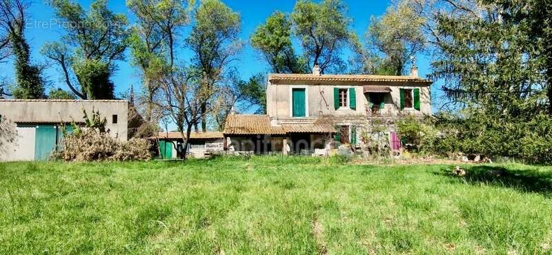 Maison à FONTVIEILLE