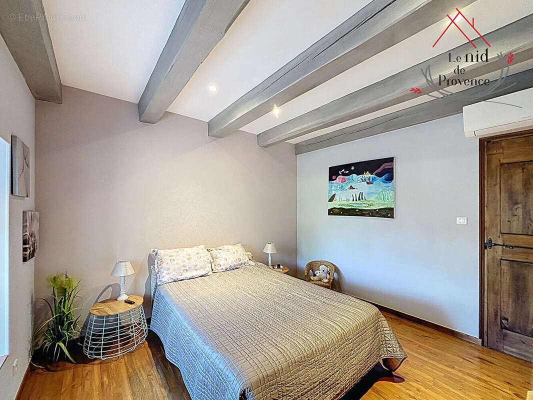 Mas de 250 M2 avec piscine - photo 15