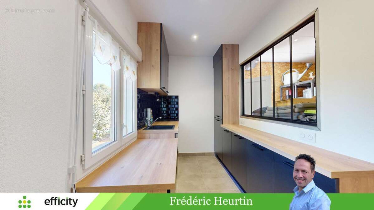 Maison 145 m² à Saint-Ouen-Des-Toits  - photo 15